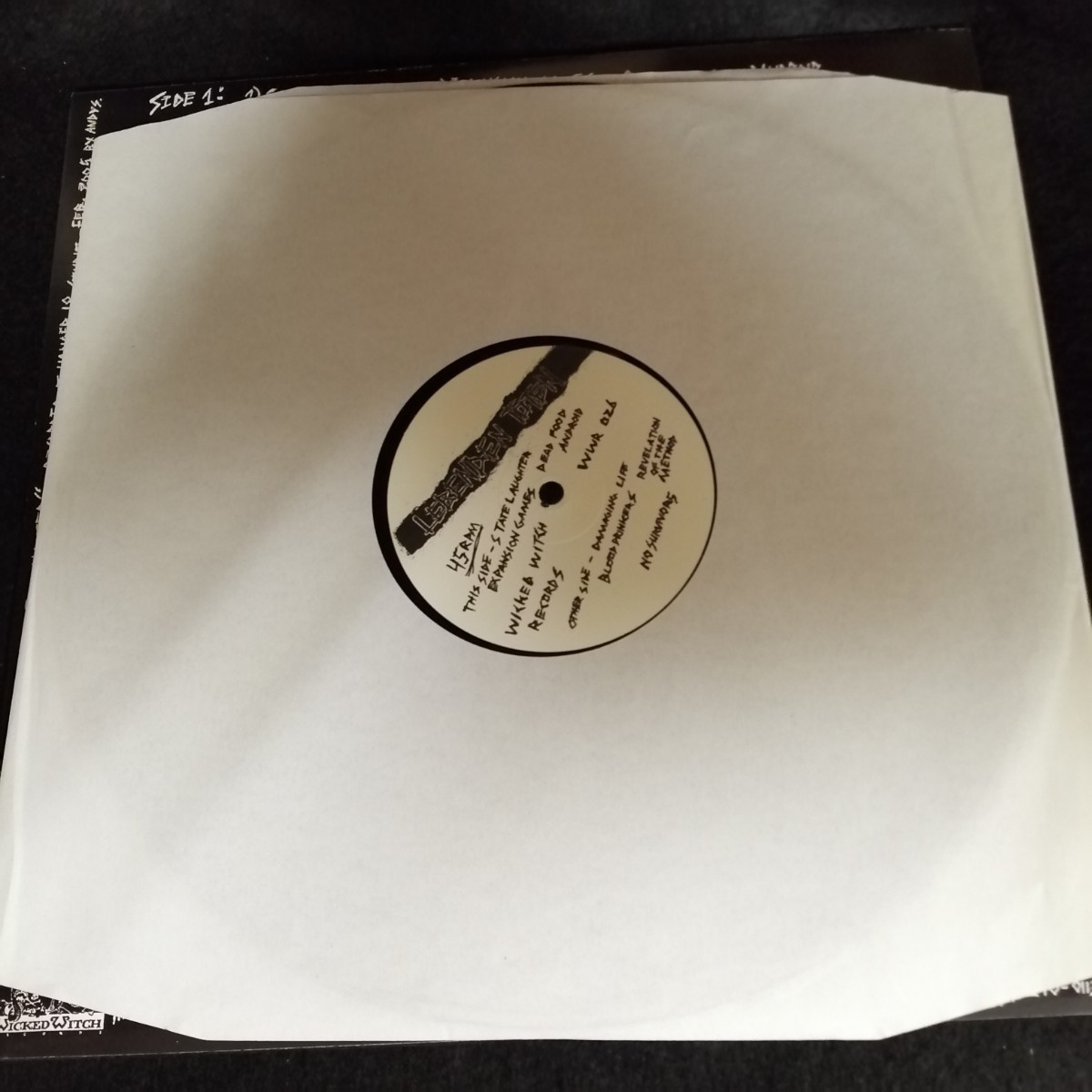 D01 中古LP 中古レコード　LEBENDEN TOTEN state laughter WWR026 オランダ盤　USハードコア_画像3