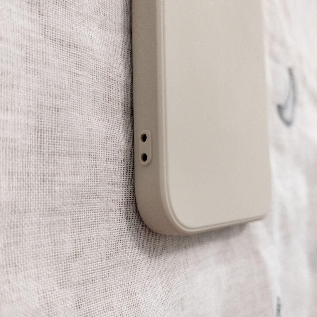 iPhone14 Plus ケース カバー マット感 液体 シリコン　クリーム色