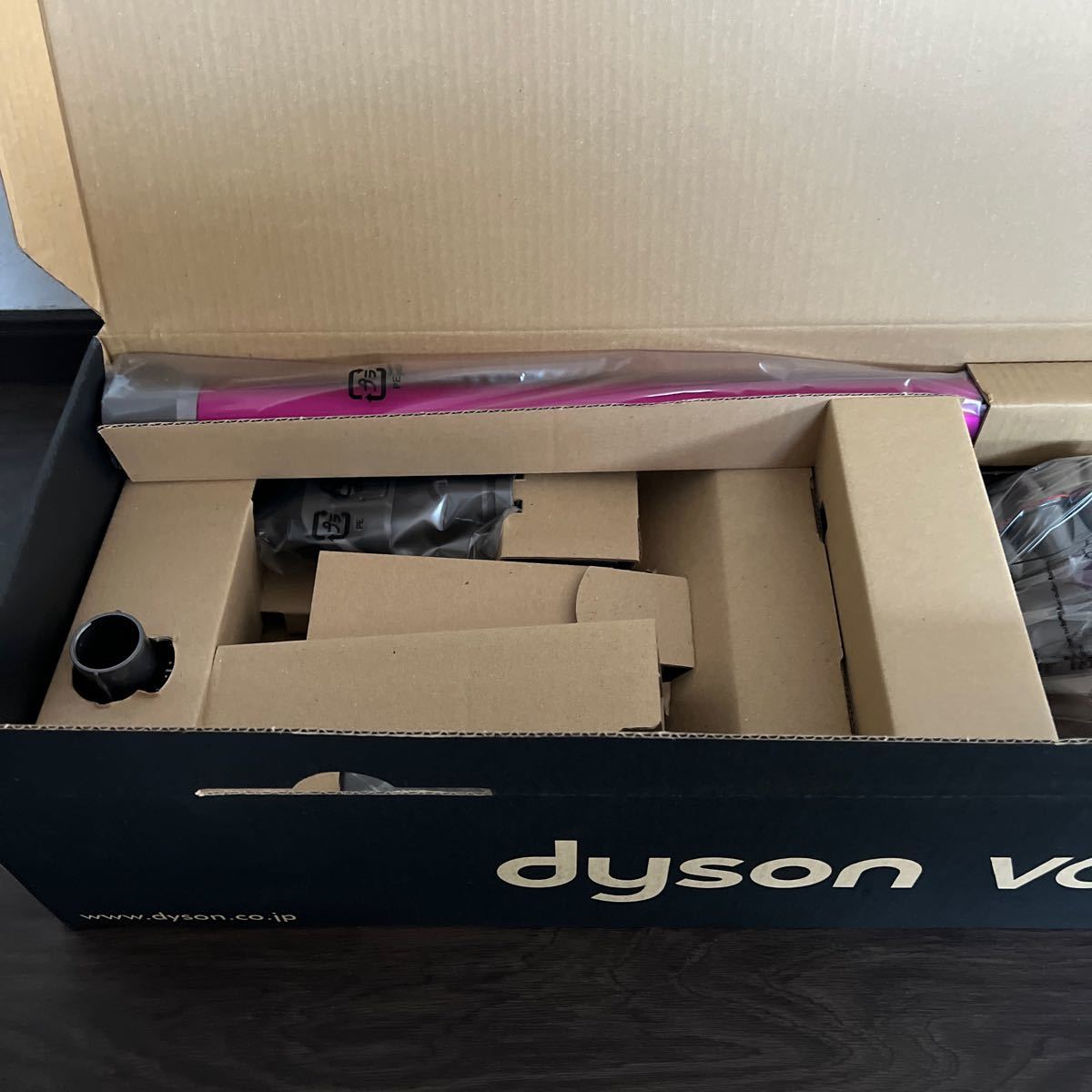 (未使用　未開封)　Dyson V6 コードレス　クリーナー　掃除機_画像6