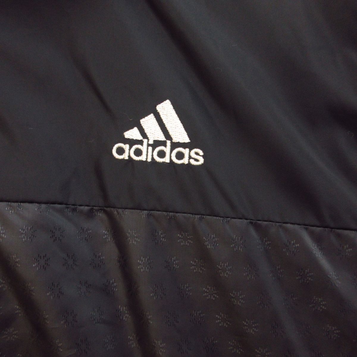 ○美品！adidas アディダス◆ベンチコート フード 中綿 ロング丈 ジャケット 防寒 撥水 あたたかい！◆レディース 黒 XLサイズ◆W169_画像4