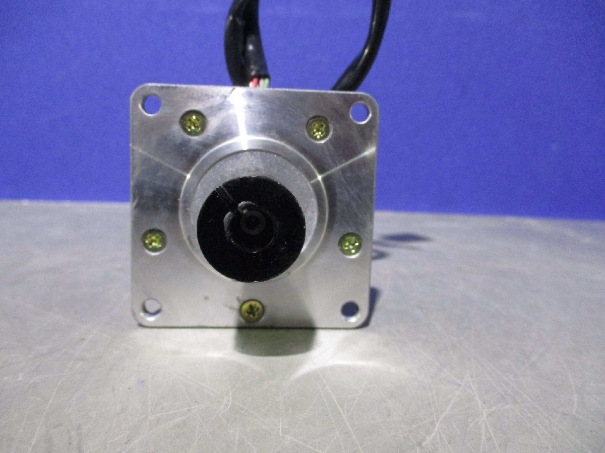 中古 ORIENTAL MOTOR STEPPING MOTOR 5-PHASE PH564-B ステッピングモーター (KBAR51215B115)_画像3