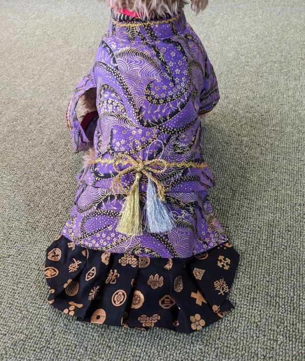 Ｍ＆Ｈ★オーダー★平安風！お内裏様の紫に金の縫腋の袍に生成に金桜紋の袴_画像3