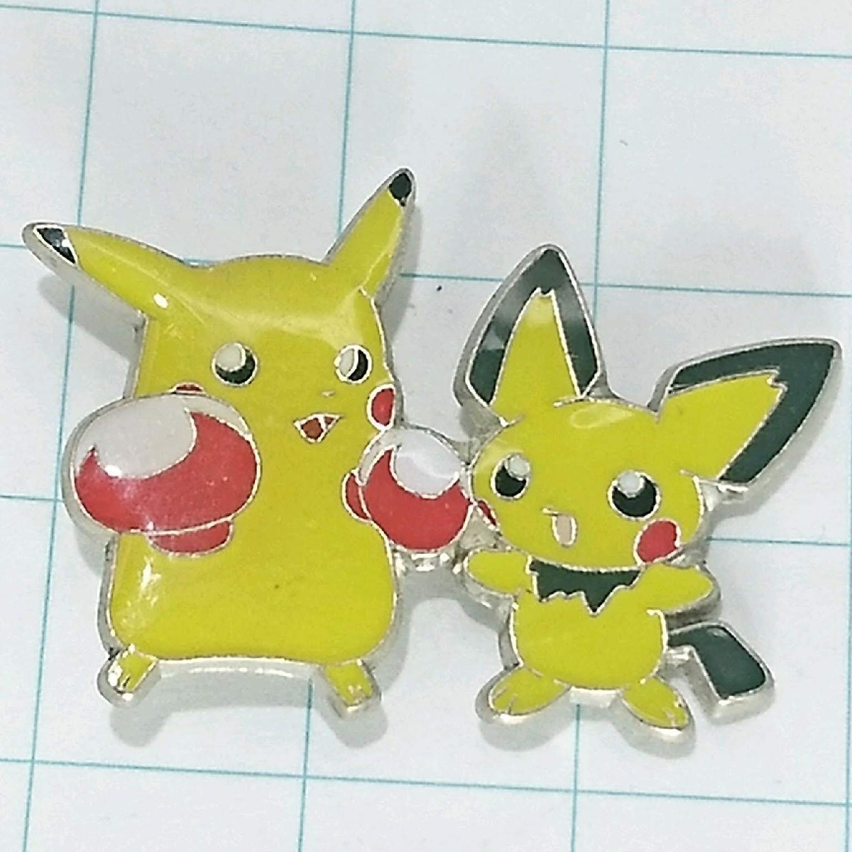 БЕСПЛАТНАЯ ДОСТАВКА) POKEMON PIKACHU PICHU PICE PINS PINS Значок A21918