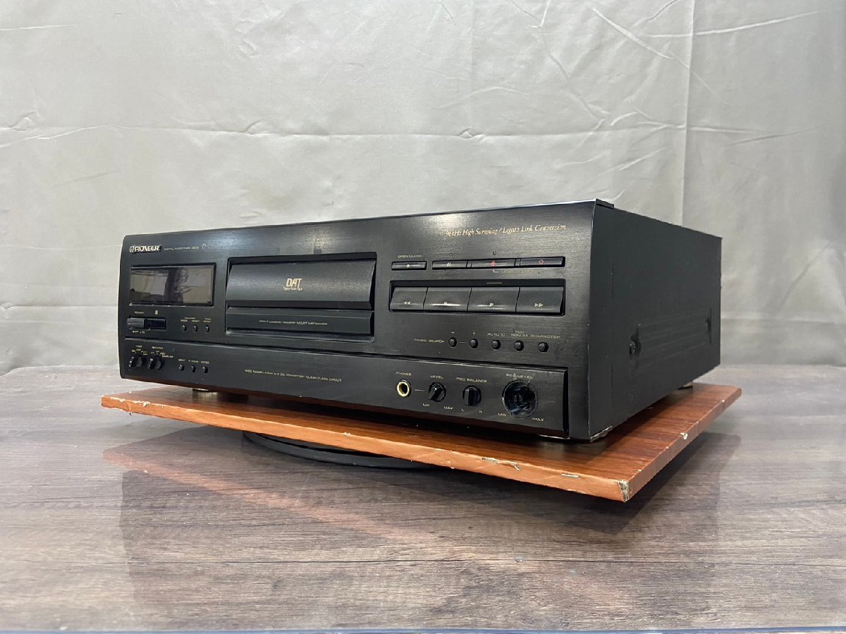 9113 junk audio equipment DAT deck Pioneer D-05 Pioneer : Real