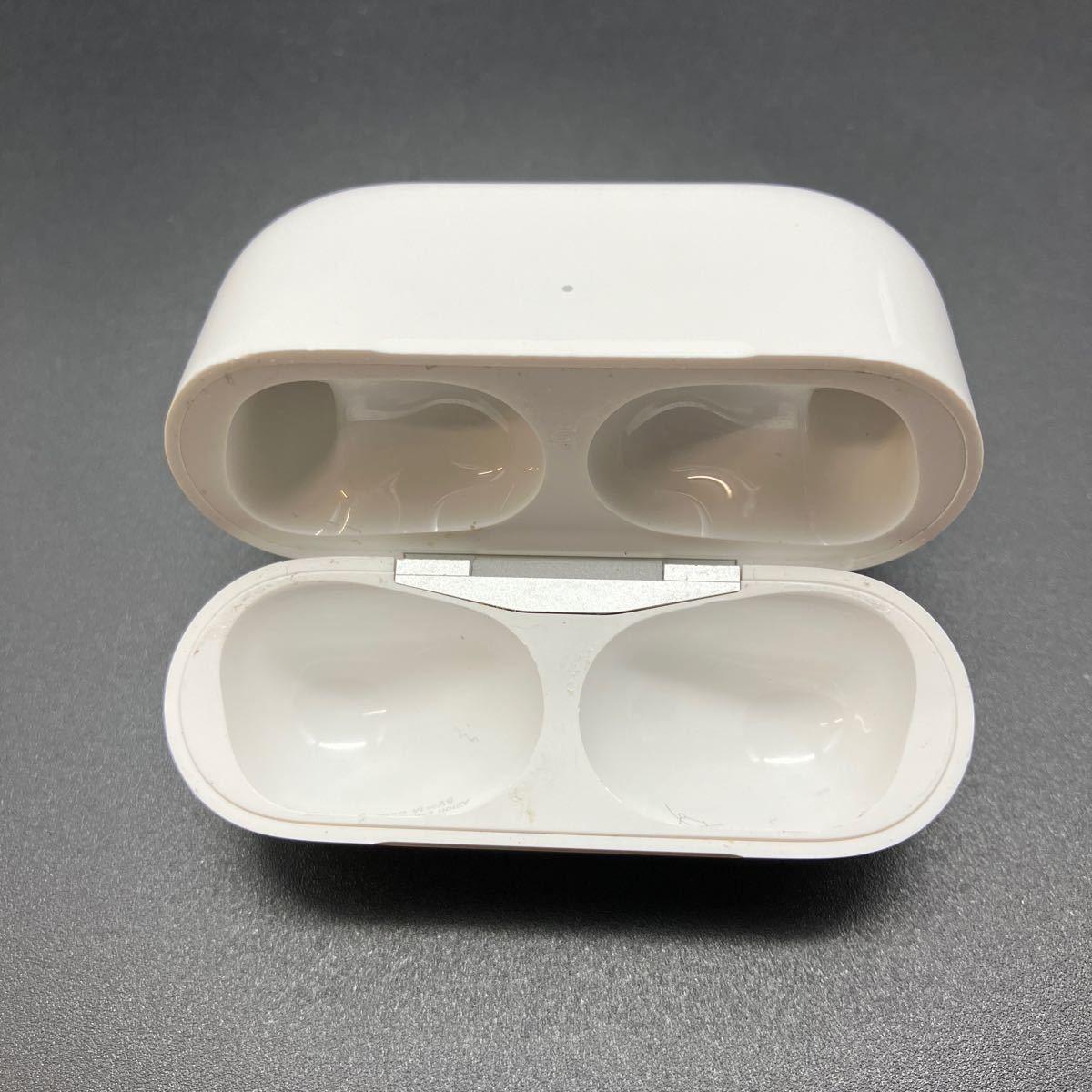 即決 Apple アップル AirPods Pro 充電ケースのみ A2190_画像4