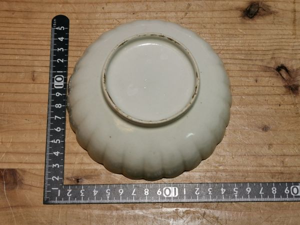 【陵】h83kn196ｍ　花菊紋　平皿　５枚　・食器・　検索)　うつわ　菊彫　輪花皿　白磁　花皿　時代物　陶器　菊型　共箱　コレクション_画像8