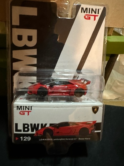 1/64 MINI GT 129　LB WORKS ランボルギーニー ウラカン GT-Rosso Mars_画像1