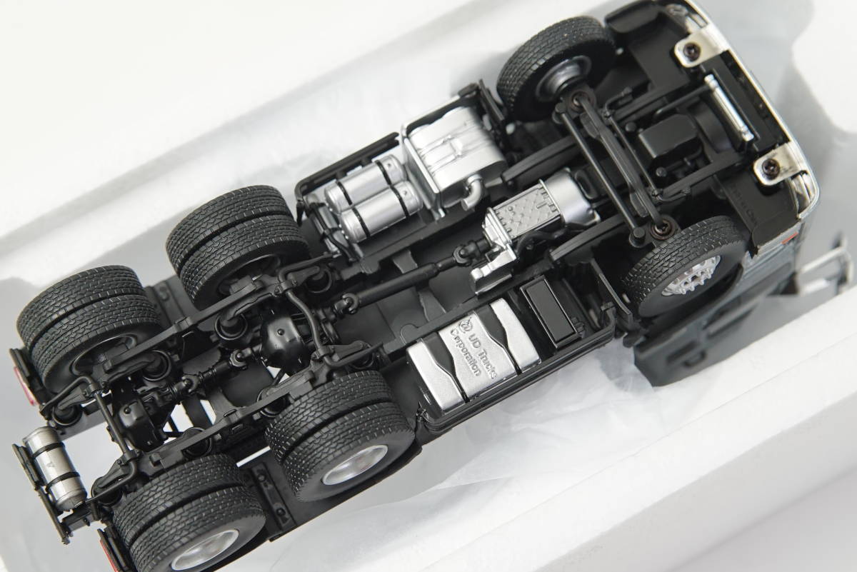 Bibian 比比昂- KYOSHO 京商オリジナル1/43 UD Quon GW 6 x 4 Bibian 比比昂- KYOSHO 京商オリジナル1/43 UD Quon GW 6 x 4