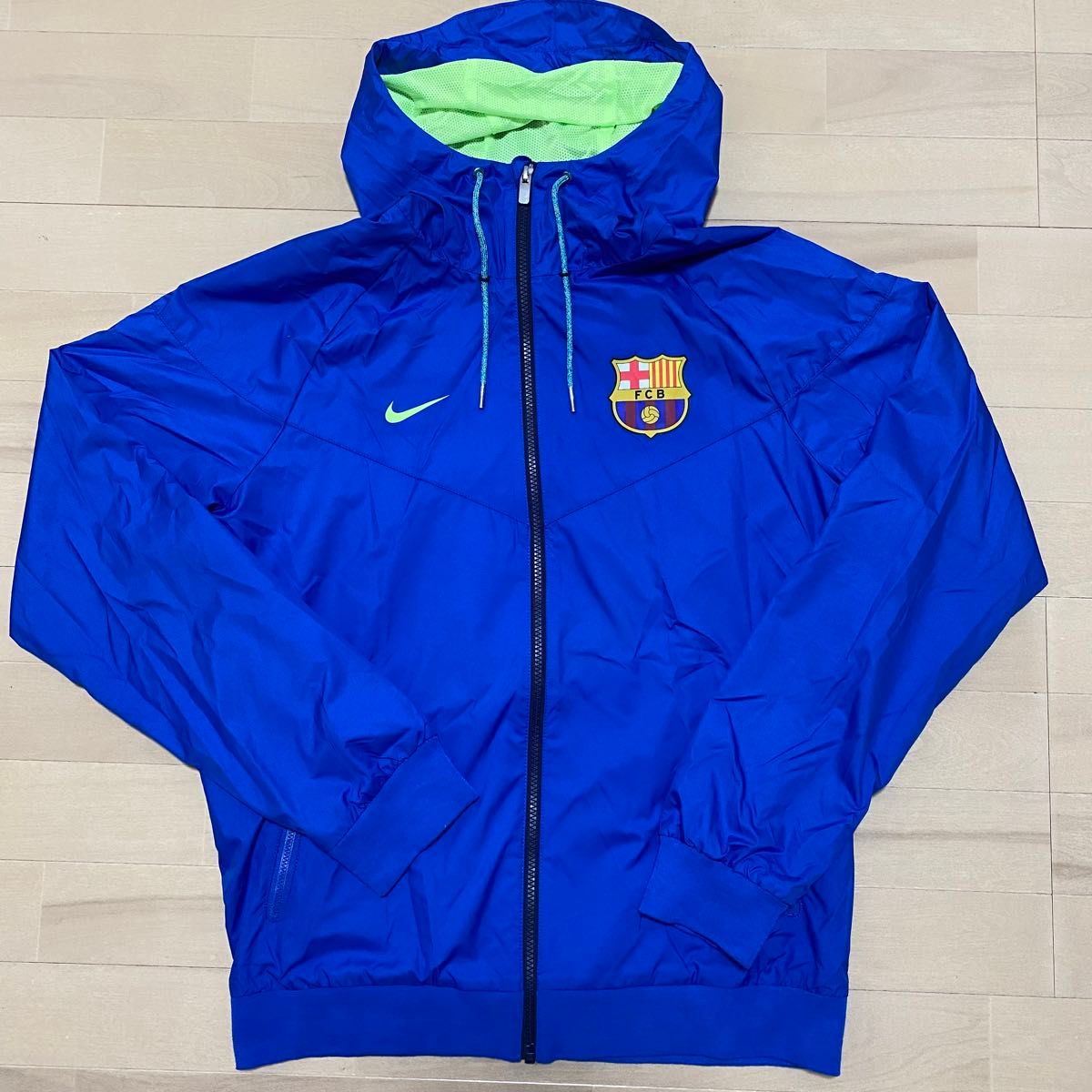 ナイキ　NIKE ナイロンジャケット FCバルセロナ サッカー ウェア メンズMサイズ ウインドブレーカー　 BARCELONA