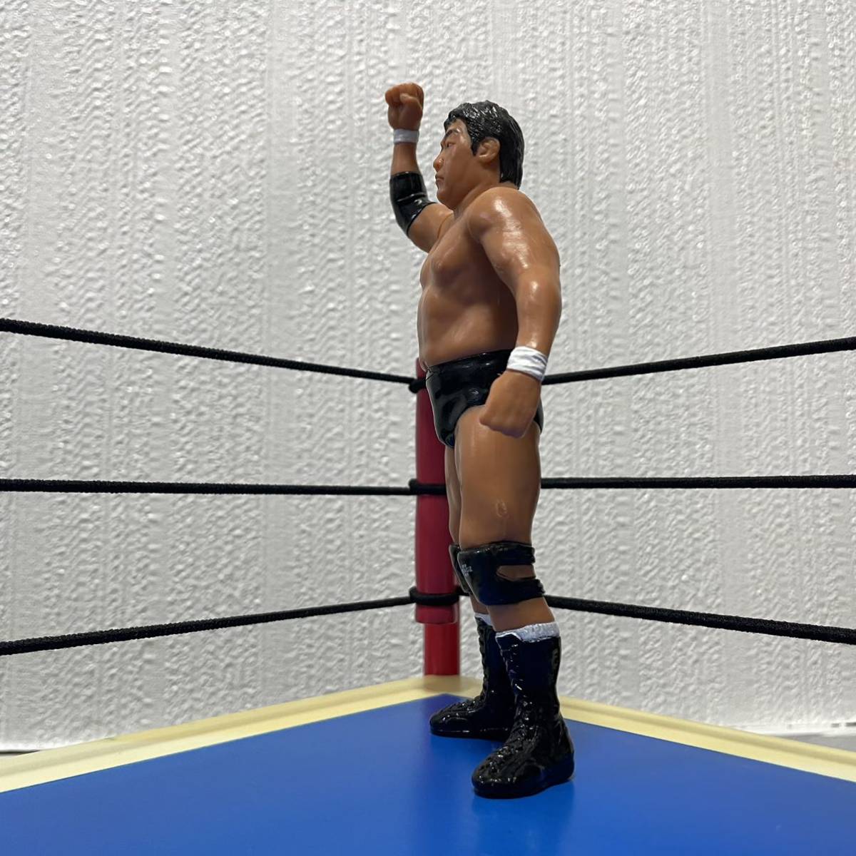 全日本プロレス ジャンボ鶴田 フィギィア 三冠王者 怪物