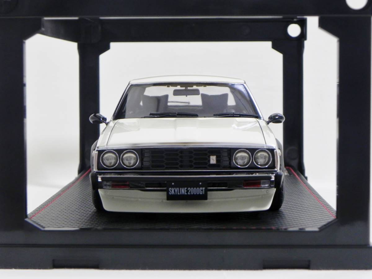 IG 3233 1/18 Nissan Skyline 2000 GT-ES (C210) White With IG 3233 1/18 Nissan Skyline 2000 GT-ES (C210) White With