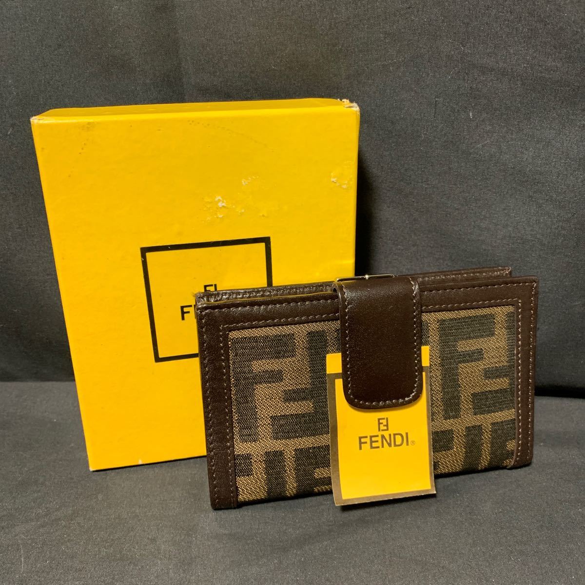 【未使用品】二つ折り財布 がま口 フェンディ FENDI レディース　財布　箱付き　キャンバス _画像1
