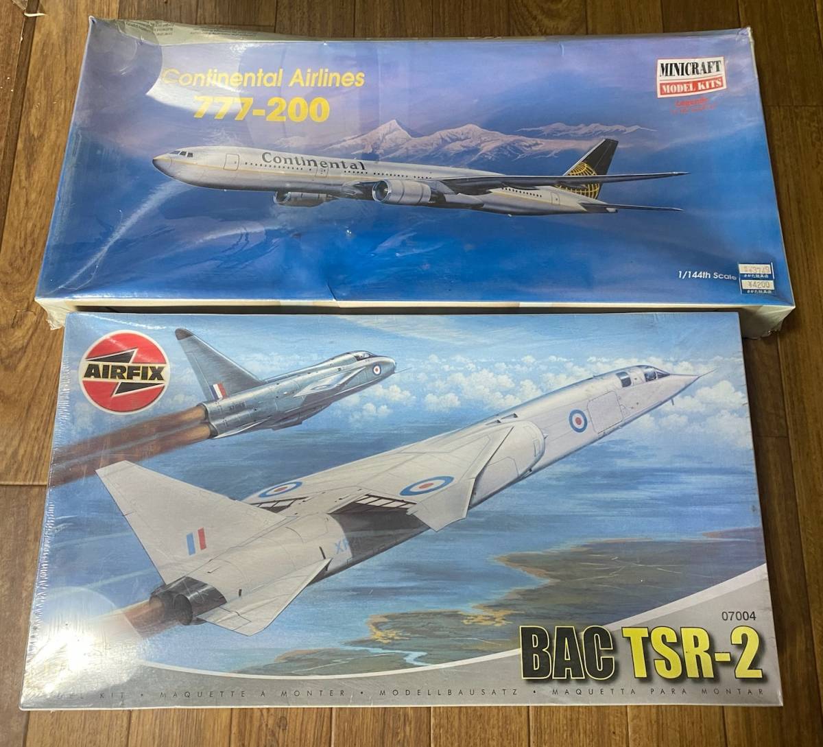 未開封・未組立　プラモデル　その18　AIRFIX・BAC TSR-2/DASSAULTなど　3箱　検：軍用機　旅客機　戦闘機　飛行機　航空機　ヘリコプター_画像2