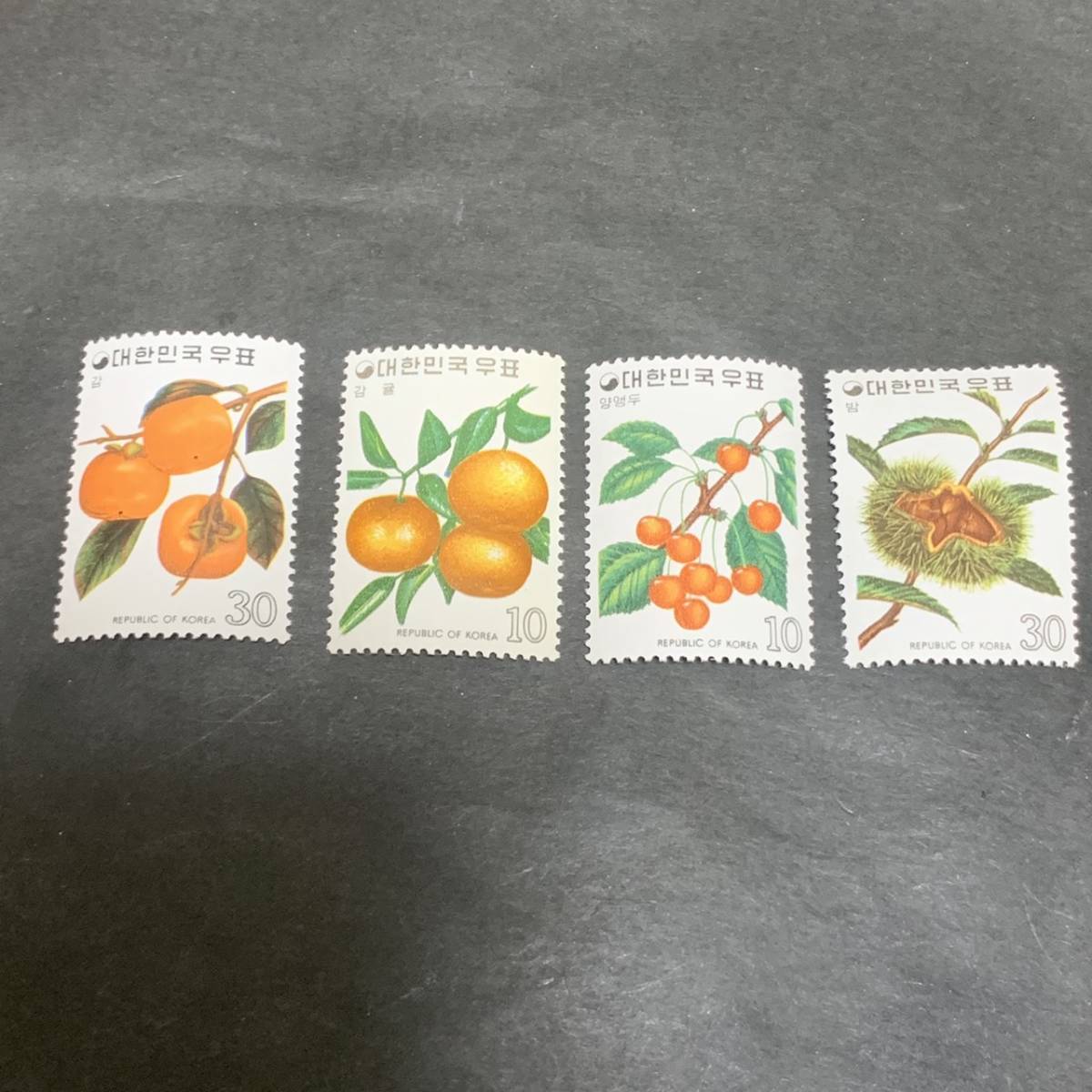 1974 年のフルーツ号に掲載された韓国からの切手 4種 同封可能 ア067_画像1