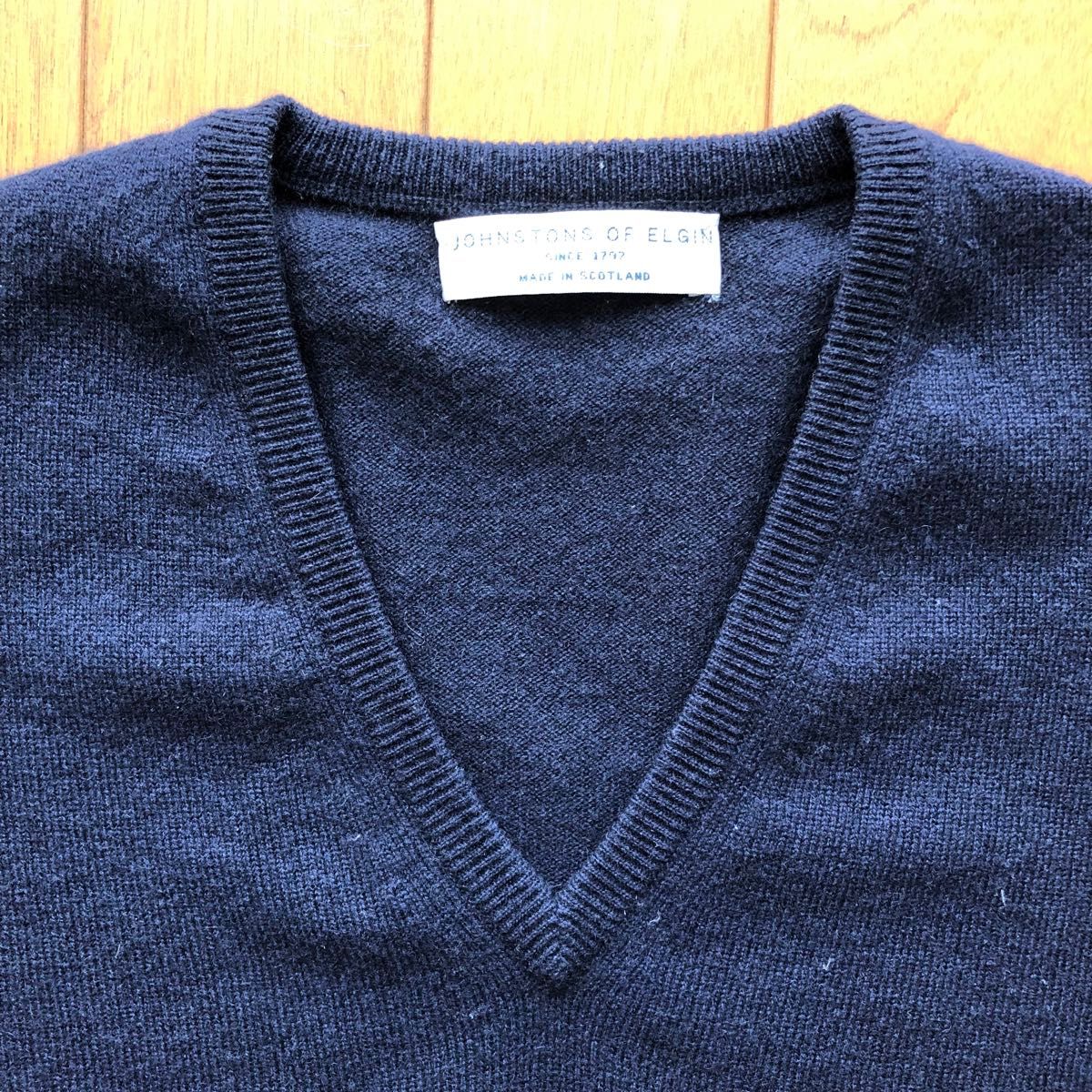 Johnstons of Elgin カシミア ニット セーター ネイビー 42 Johnstons of Elgin カシミア ニット セーター ネイビー 42