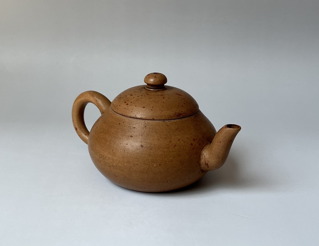 A000027 中国宜興 紫砂壺 急須 孟臣 茶壺 茶器 茶道具 在銘 時代物 中国美術 煎茶道具 容量：180cc_画像2