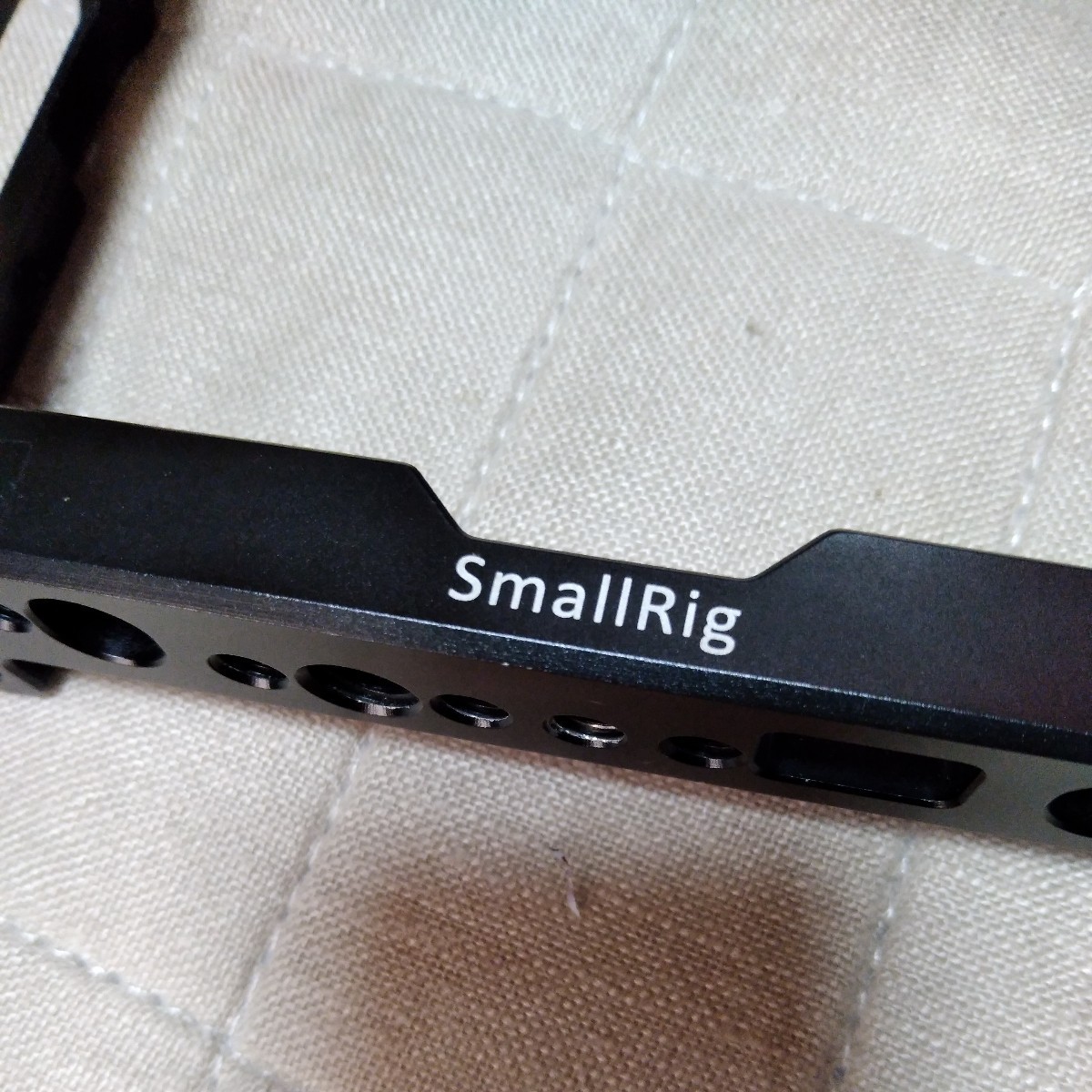 SmallRig Blackmagic Design ビデオアシスト5インチ 第一世代 ケージ_画像7