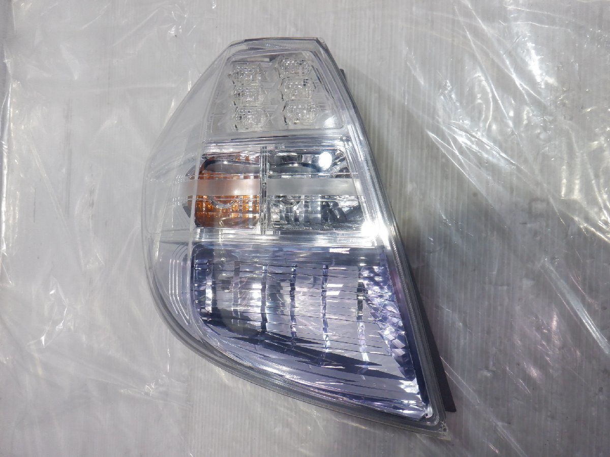 ☆H22 DAA‐GP1 フィット HV☆ HONDA ホンダ純正 LED テールランプ ライト 左右『STANLEY P9883』_画像3