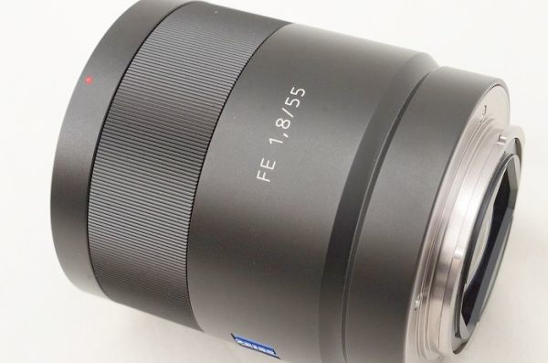 ☆新品同様☆ Sony ソニー Zeiss Sonnar T＊ FE 55mm F1.8 ZA SEL55F18Z 元箱 付属品 ♯23123002_画像4