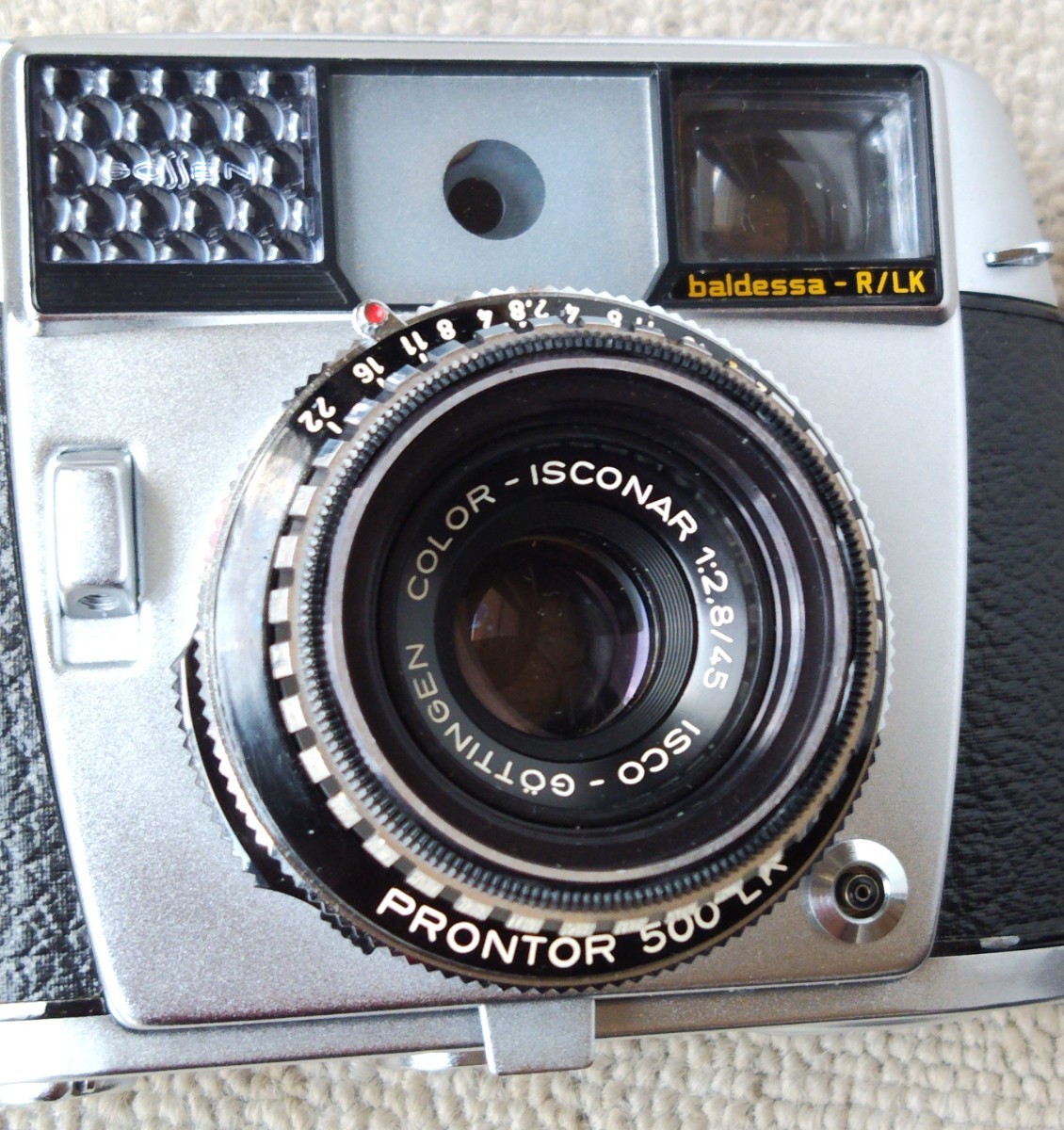 美品可動品35mmフイルムカメラ baldessa-R/LK 二重像合致式ファインダー、セレン光式露出計シャッター B～1/500 絞り2.8～22 西ドイツ製_左上 シャーターボタン