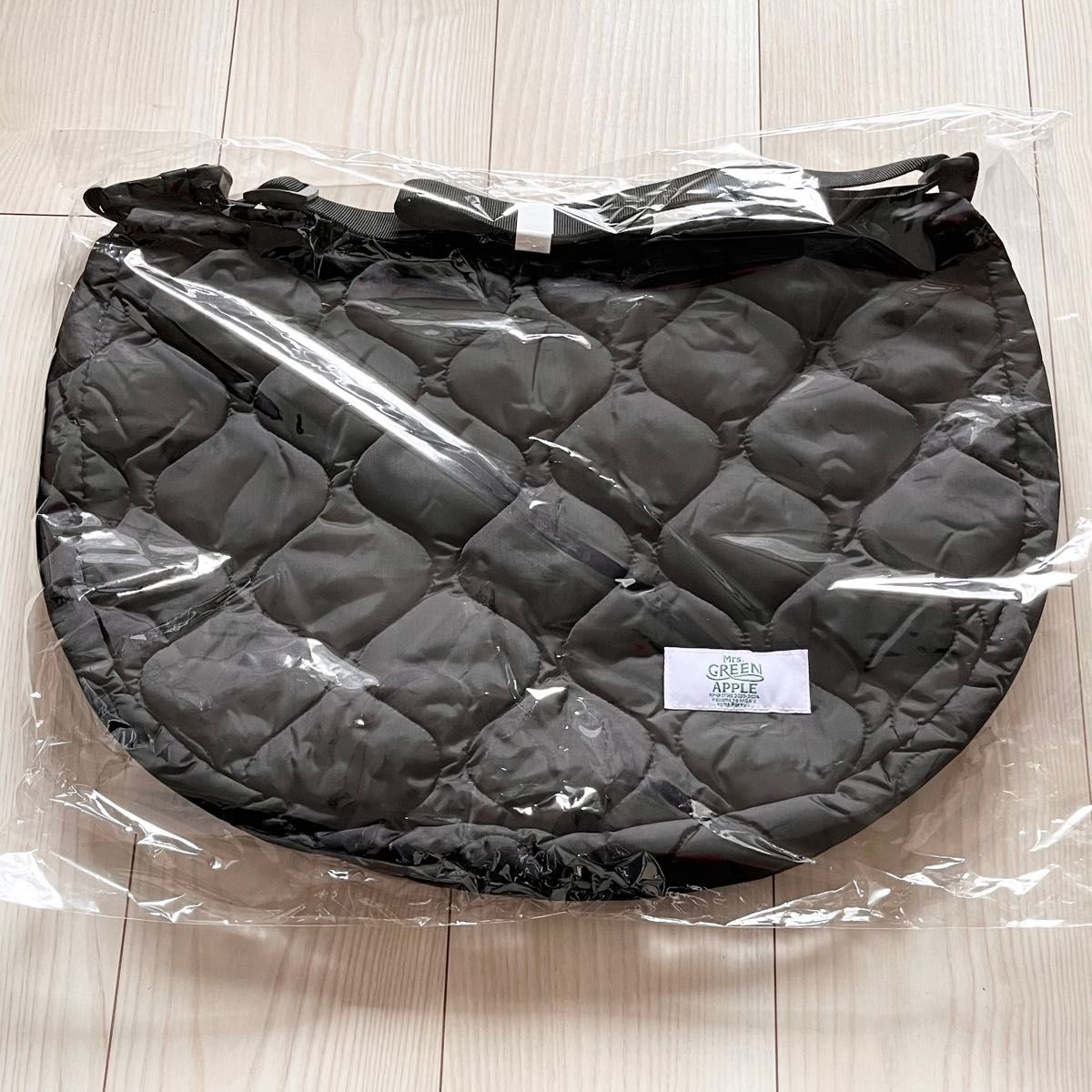Mrs GREEN APPLE ミセスグリーンアップル キルティングバッグ L Mrs GREEN APPLE ミセスグリーンアップル キルティングバッグ L