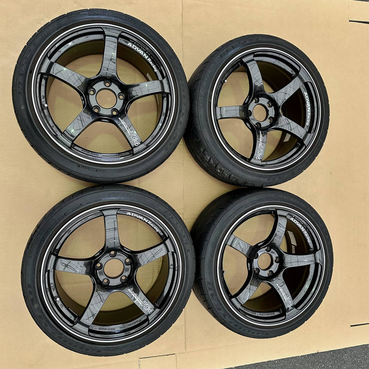 ADVAN Racing TC4 18×9.5J 45 タイヤ付き 4本セット|自動車 ADVAN Racing TC4 18×9.5J 45 タイヤ付き 4本セット|自動車