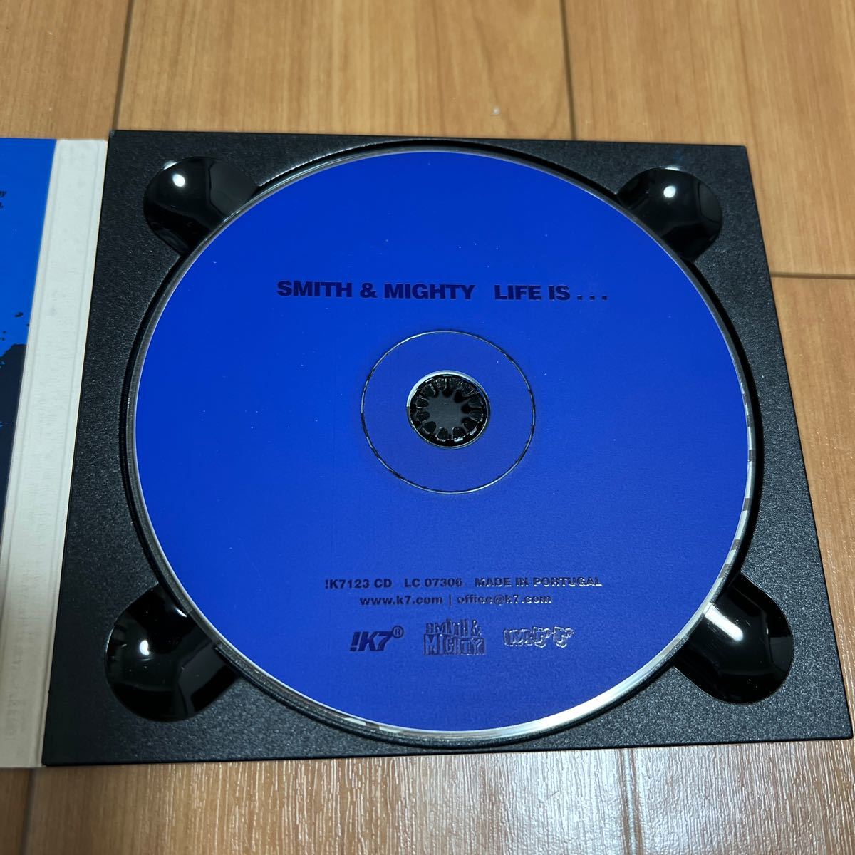 Smith & Mighty / Life Is ... - !K7 Records . Abstract . Breakbeats . Downtempo_画像2