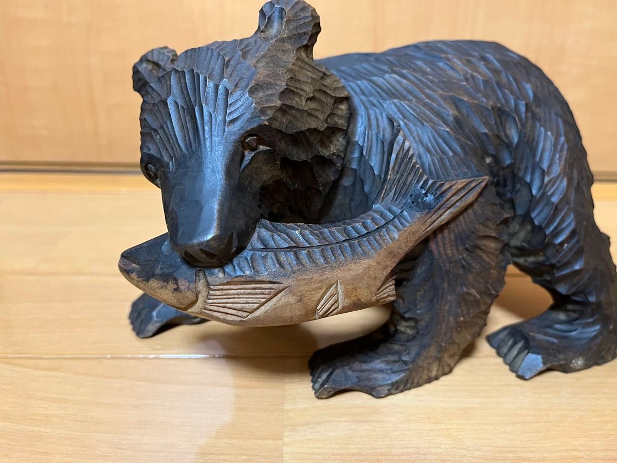 【最終値下げ】木彫りの熊　中サイズ　木製 置物 工芸品 民芸品　北海道