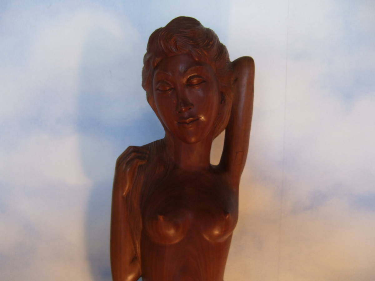 芸術作品　彫刻　木像　 裸婦像 　彫刻工芸品　置物 　高さ１ｍ３ｃｍ　　重さ8.2kg　　その１_画像2
