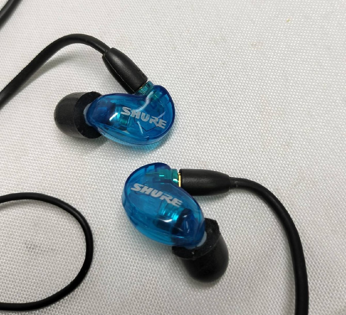 【中古品】『1-062』SHURE シュア SE215 高遮音 カナル型 有線イヤホン_画像2