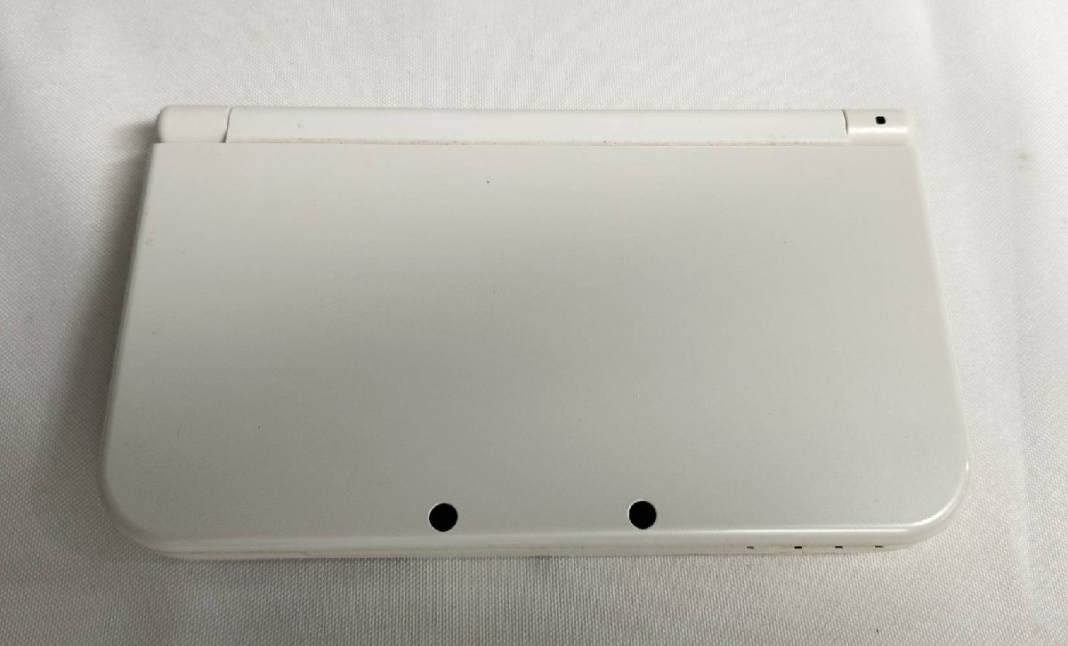 【中古品】『1-069』Nintendo 任天堂 3DS LL RED-001 ホワイト 本体　ソフトケース付_画像7