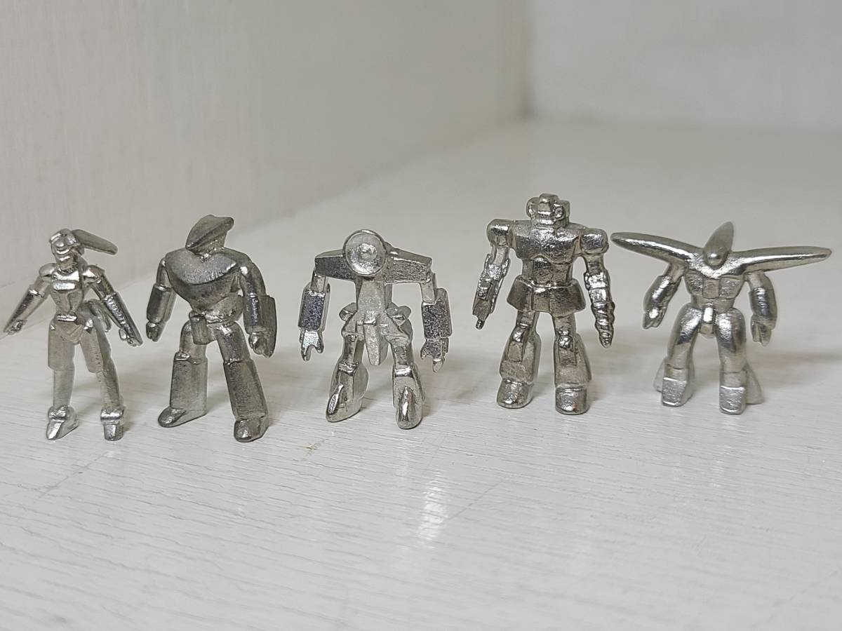 小さなSFロボットのメタルフィギュア 5体セット ピューター 工芸　metal figure UNKNOWNS set of 5_画像1