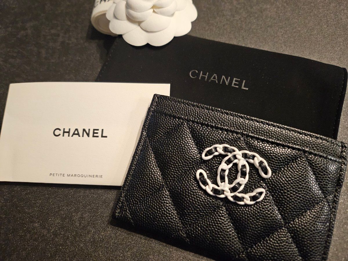 【新作】パリ本店購入 CHANEL シャネル クルーズコレクション 24C キャビアスキン カードケース