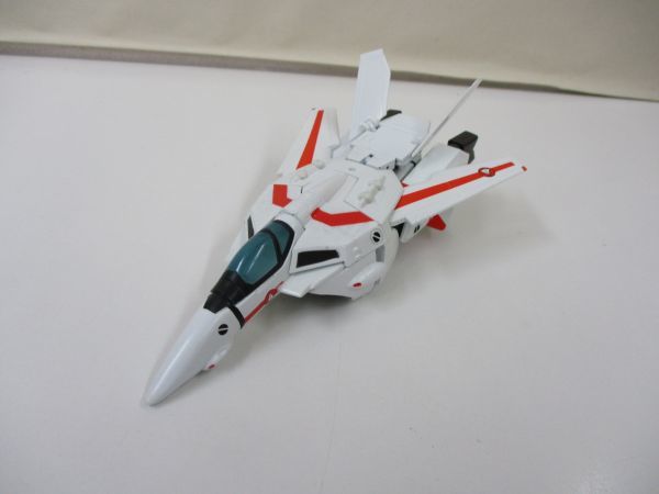 #w7【梱80】海洋堂 リボルテックヤマグチ マクロス No.084 三段変形バルキリー VF-1J 一条輝機 フィギュア_画像6