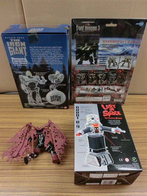 #i5【梱120】 TRENDMASTERS LOST IN SPACE 宇宙家族ロビンソン ROBOT B-9 アイアン・ジャイアント Remote Control Iron Giant 他_画像2