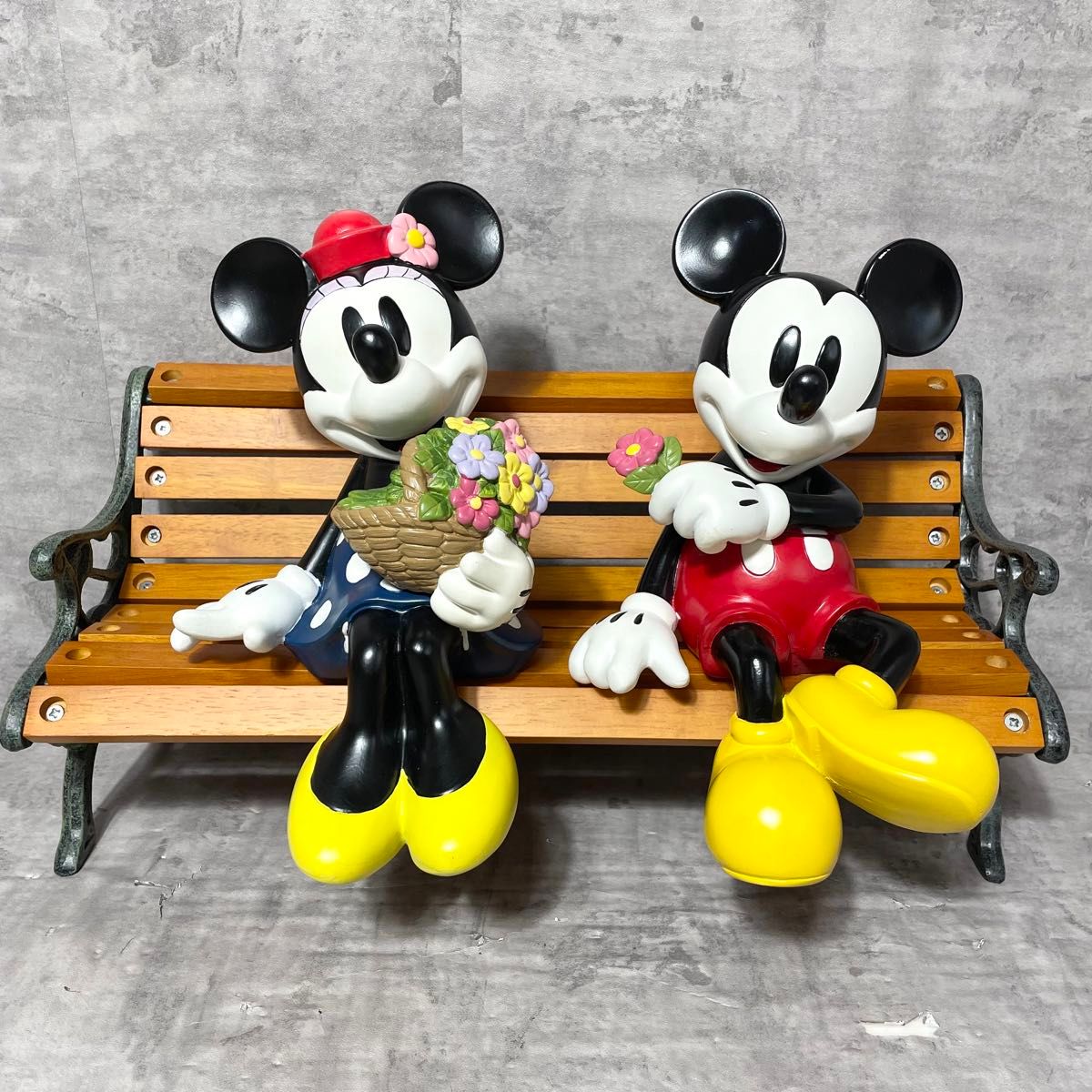 希少 激レア 】ミッキーマウス&ミニーマウス プランター ベンチ 希少 激レア 】ミッキーマウス&ミニーマウス プランター ベンチ