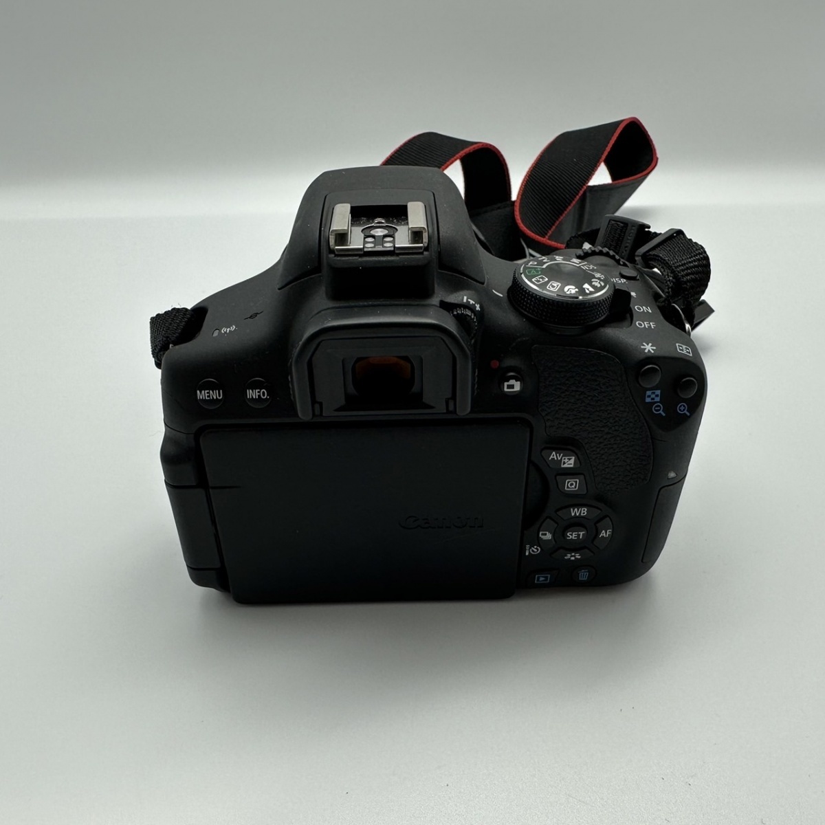 【中古品】 Canon キャノン デジタル一眼レフカメラ EOS　Kiss　X8i　ダブルズームキット（18-55mm/55-250mm）_画像4