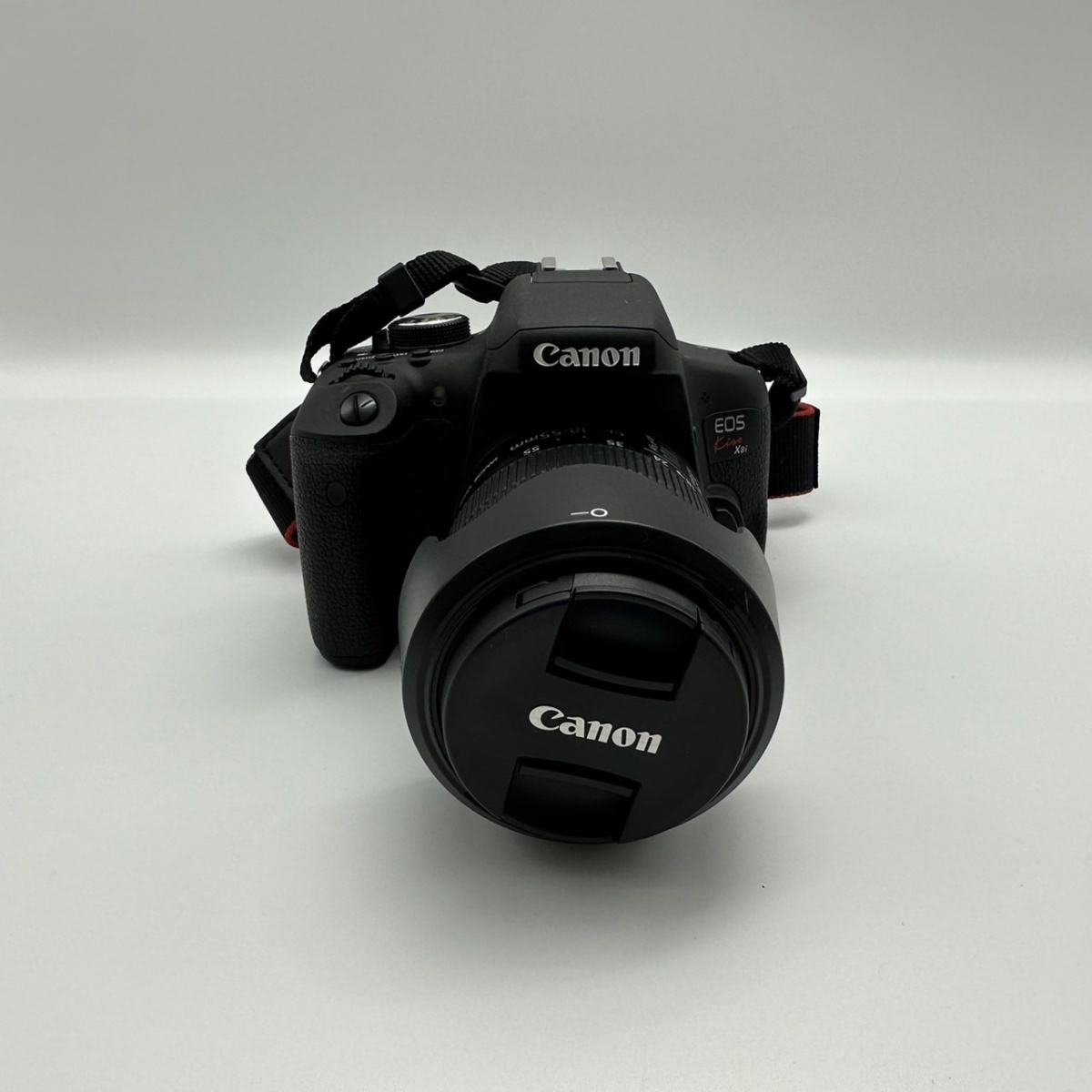 【中古品】 Canon キャノン デジタル一眼レフカメラ EOS　Kiss　X8i　ダブルズームキット（18-55mm/55-250mm）_画像1