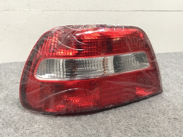 新品!S40 4B系 純正 後期 左 テールランプ/ライト/レンズ ハロゲン 30621885 V30621885 ボルボ(134043)の画像2