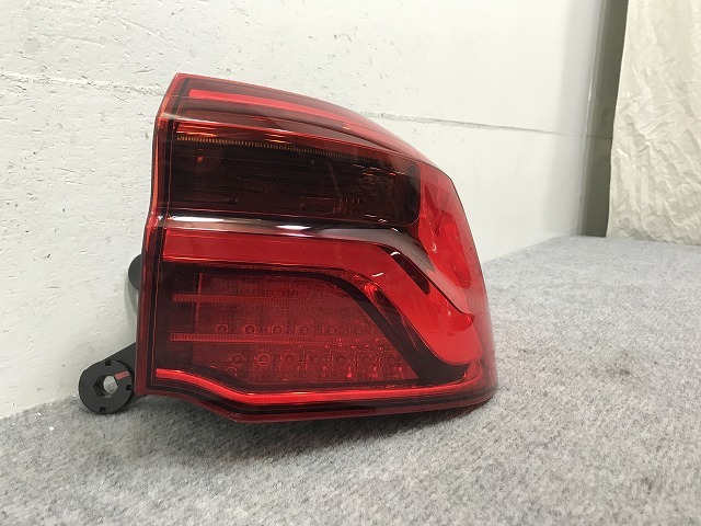 X2 シリーズ F39 純正 右 テールランプ/ライト/レンズ LED F03688000F BMW(134104)_画像2