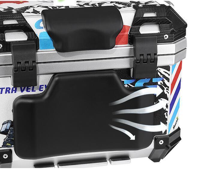 新品★ 品質保証■リアボックス 45L ブラック トップケース 大容量 ツーリング バックレスト装備 持ち運び可能_画像6