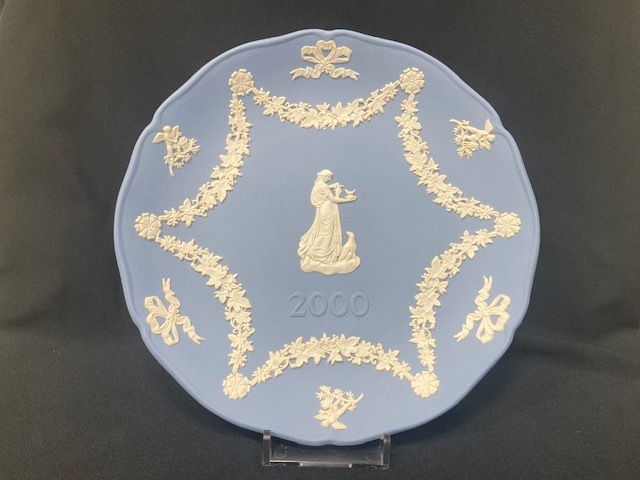※55868 Wedgwood イヤープレート 2000年 ジャスパー 飾り皿 プレート皿 ウエッジウッド 個人保管品_画像1
