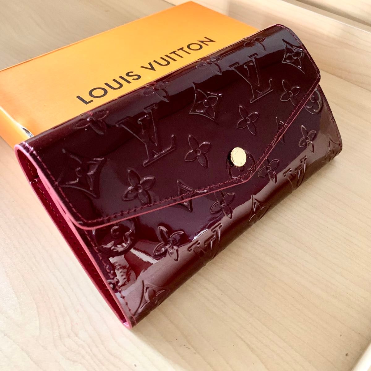 【新品♪LOUIS VUITTON】モノグラムヴェルニ ／ポルトフォイユ・サラ