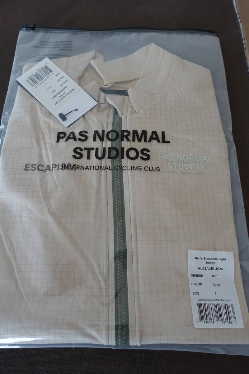 Pas Normal Studios（パスノーマルスタジオ）Men's Escapism Light Jersey Sand Sサイズ【新品未使用品】_画像2