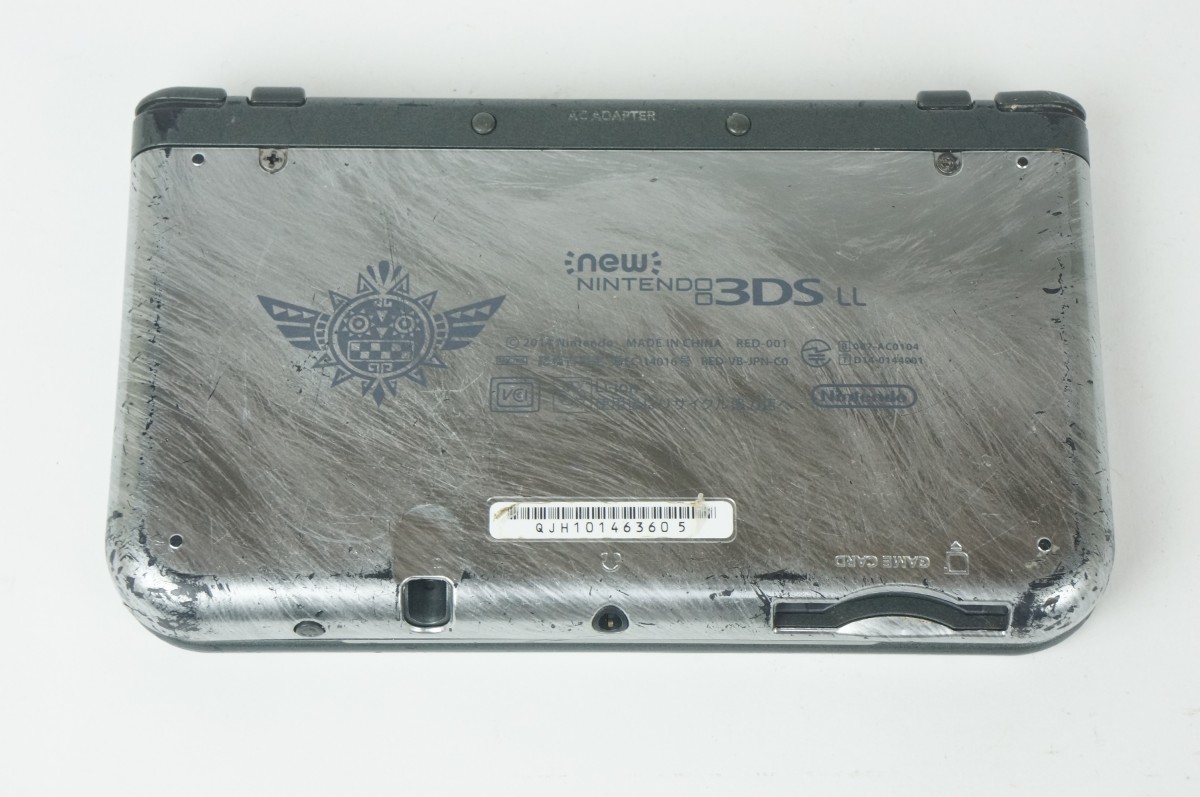 【動作品】new 3DSLL モンスターハンター 4G　モンハンデザイン　SD4GB付　Nintend　new ニンテンドー 3DS LL 　中古_画像2