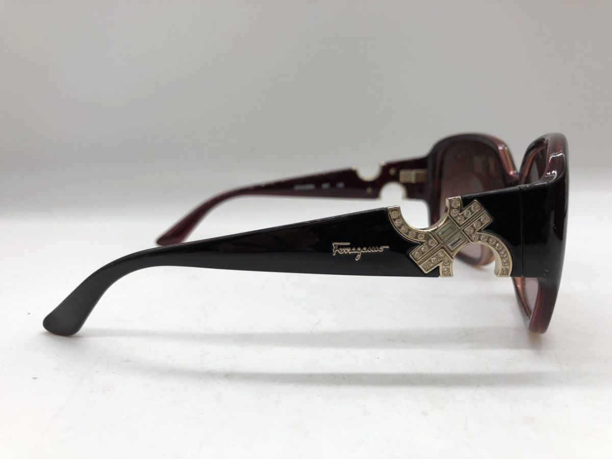 0101-401M⑯22598 サングラス サルヴァトーレ フェラガモ Salvatore Ferragamo レディース　度入り？ SF640SRA 607 135 ラインストーン欠有_画像5