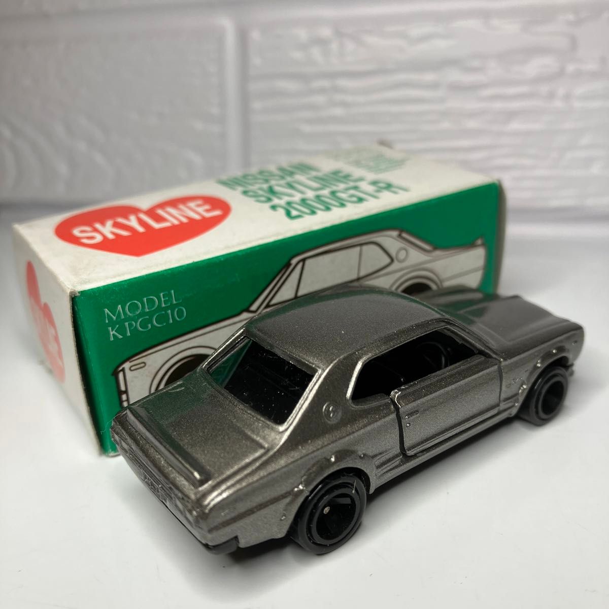 絶版トミカ NISSAN スカイラインGT-R 日本製　箱付き美品　特注トミカ 激レアモデル