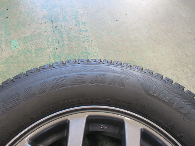 ジムニーシエラ純正 中古スタッドレスセット ブリザックDM-V2 195/80R15 スズキ JB74W アルミ_画像3