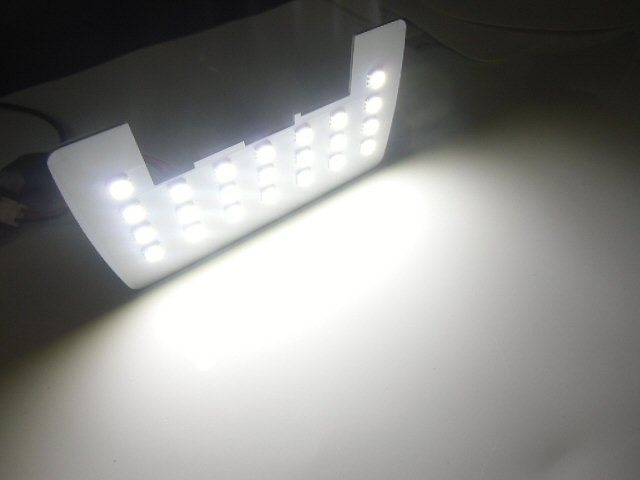 LED ルームランプ セット ルーミー タンク トール ジャスティ 白 高品質 3チップ 195連級 ホワイト ルーム球 室内灯 ライト E_画像3