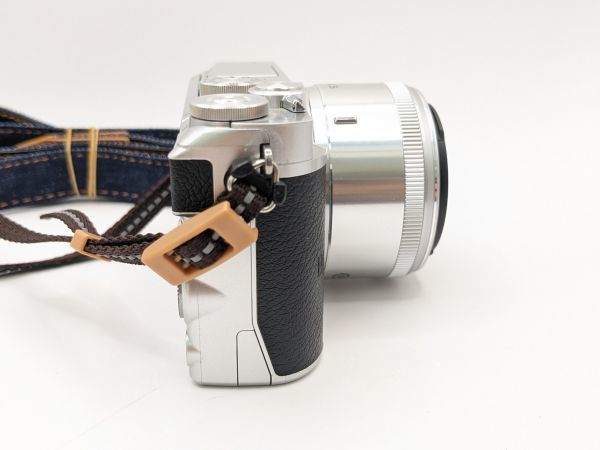 Nikon 1 J5 ミラーレス 一眼 カメラ ダブルレンズ /1 NIKKOR 18.5mm 1:1.8 / 10-30mm 1:3.5-5.6 VR ニコン（M5819)_画像6